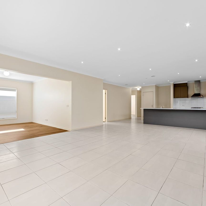 Beautifully Presented Home In A Fantastic Location - Photo 1
