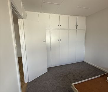 Low maintenance living in prime location! - Photo 6