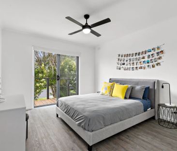 Modernised with bay views - Photo 5