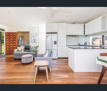 62A Southern Cross Way, Allambie Heights, NSW 2100 - Photo 2