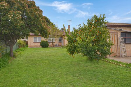 Timeless charm meets modern design, Located in perfect Flora Hill position. - Photo 4