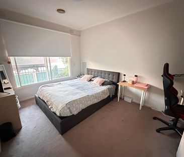 Elsternwick - Photo 4