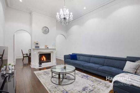 Beautiful Victorian Family Home! - Photo 4