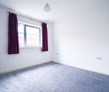 Superbly presented 2 bedroom fifth floor apartment for rent in Camb... - Photo 4