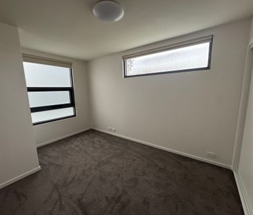 Modern Brunswick Living - Photo 2