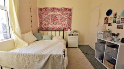 3 bedroom House in Welton Grove, Leeds - Photo 3