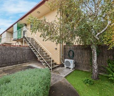 Spacious Character Unit with Study, Balcony & Easy Access to the CBD - Photo 6
