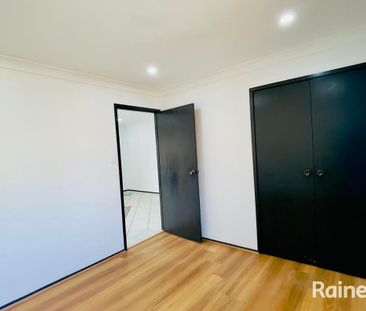 Charming Family Home in Heart of Minto! - Photo 5