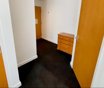 Halls C: Standard Ensuite Rooms - Photo 6