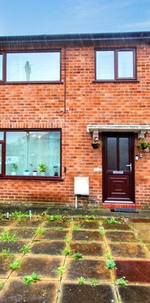 3 bedroom end of terrace house to rent - Photo 1