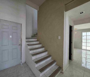 CASA EN AVENIDA PRINCIPAL IDEAL PARA NEGOCIO - Photo 2