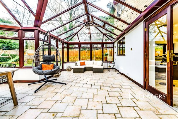 6 bedroom house to rent Linden Chase, Sevenoaks, Kent, TN13 - Photo 1