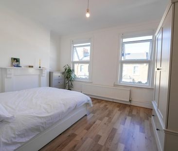 Room in a Shared Flat, Alloa Road, SE8 - Photo 1