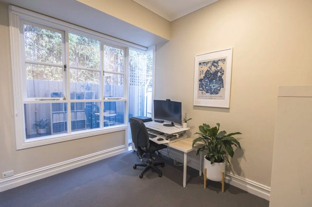 ** LEASED ** Stylish 5-Bedroom, 3-Bathroom Family Home with Outdoor Entertaining & Spa Retreat - Photo 1