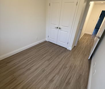 For Lease - 216 Union Street, Cambridge, Ontario - Photo 2