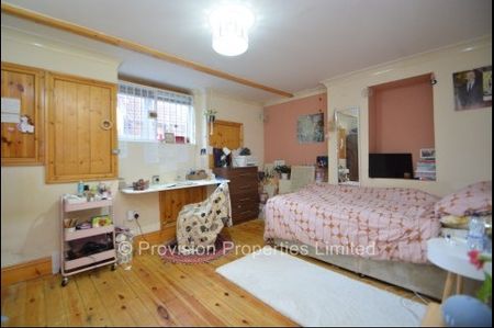 4 Bedroom Student Flats & Houses - Photo 2