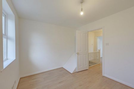 2 bedroom terraced house to rent - Photo 2