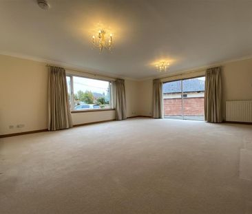 4 bedroom detached bungalow to rent - Photo 3