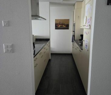 Helle und gemütliche 2.5-Zimmerwohnung im 1. Obergeschoss - Photo 5