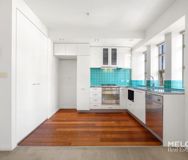 ONE-BED PLUS STUDY ON RUSSELL ST - UNFURNISHED - Photo 4