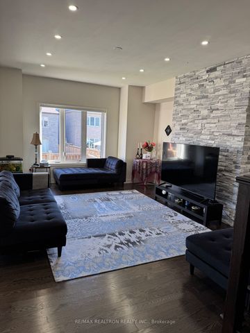 For Lease - 257 Sharon Creek Drive, East Gwillimbury, Ontario - Photo 2