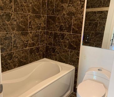 For Lease - 85 October Lane, Aurora, Ontario - Photo 6