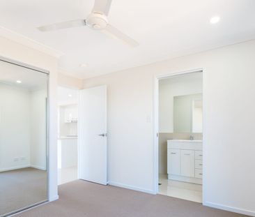 Welcome to Jezebel Street in the charming neighbourhood of Rosewood! - Photo 2