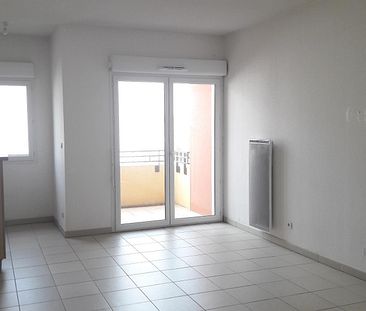 location Appartement T2 DE 44.35m² À MEZE - Photo 1