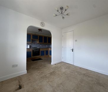 4 bedroom semi-detached house to rent - Photo 5