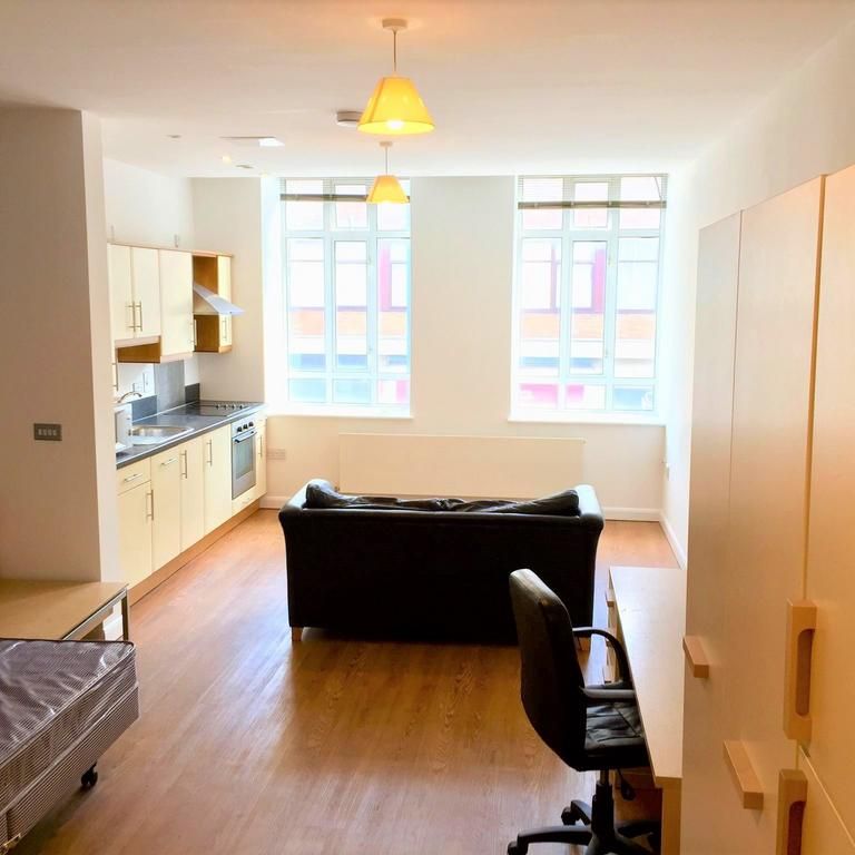 Studio to rent - Photo 1