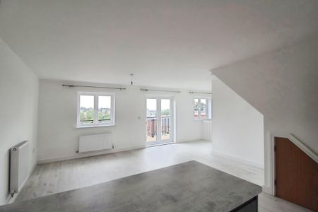 4 bedroom detached house to rent - Photo 2