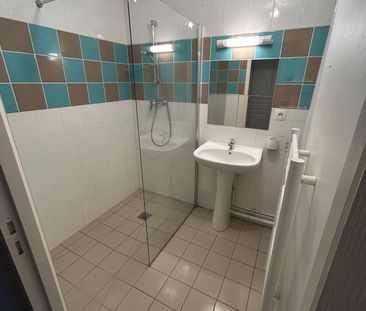 A louer appartement de 2 pièces, au deuxième étage, situé à Brettev... - Photo 6