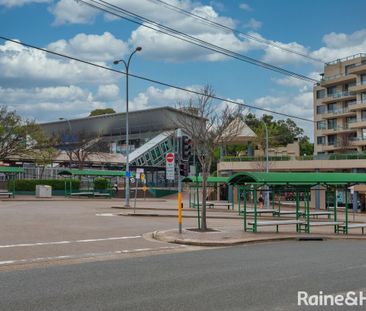 Handy Location - Photo 6