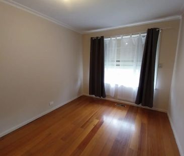 Original Brick Veneer Home! - Photo 5