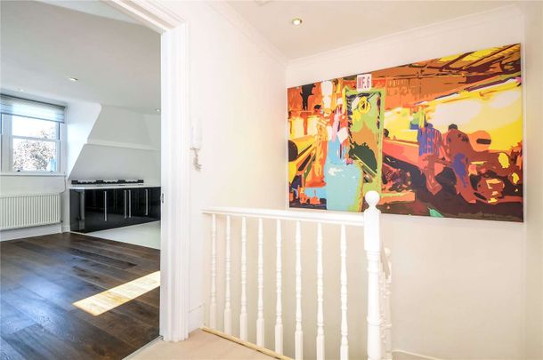 A delightful modern two double bedroom top floor flat - Photo 1