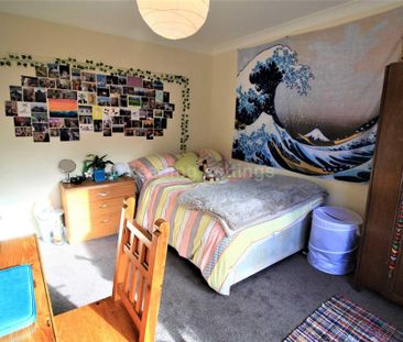 4 bedroom semi-detached house to rent - Photo 2