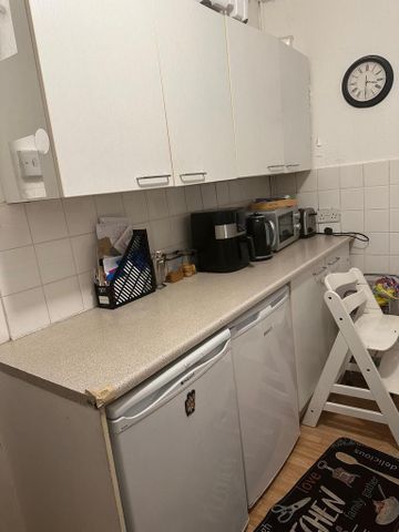 3 bedroom flat to rent - Photo 4