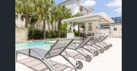 Enjoy the South Bank Lifestyle with your own 25m LAP POOL! - Photo 2