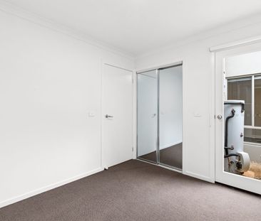 32 Listowel Gr, Rockbank, Vic 3335 - Photo 3