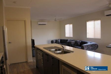3 BEDROOMS, 3 ENSUITES - Photo 2