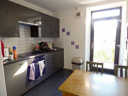 1 Bed - Sea View Place, Aberystwyth, Ceredigion - Photo 4