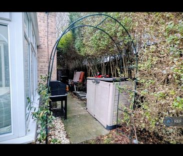 2 bedroom semi-detached house to rent - Photo 3