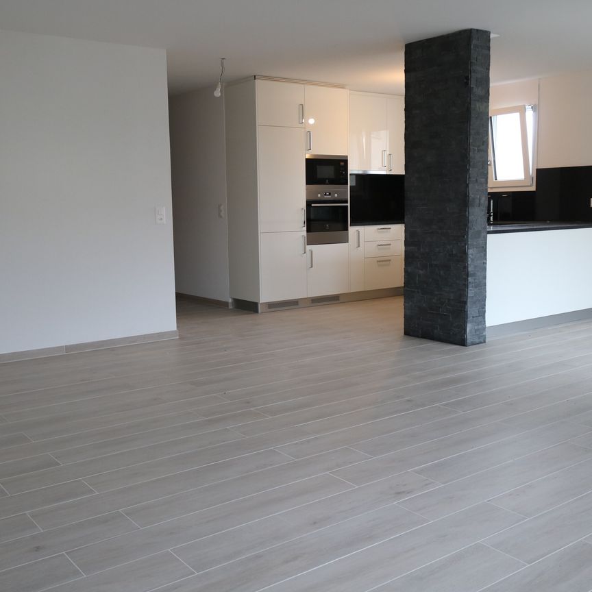 3 ½ PIÈCES - Au rez-de-chaussée - Foto 1