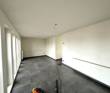 Ruim duplex appartement met 2 slaapkamers - Photo 3