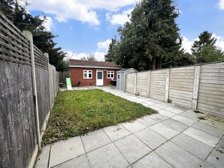 3 bedroom semi-detached house to rent - Photo 4
