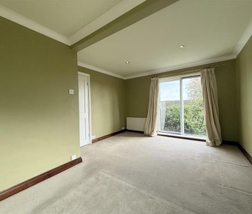 3 bedroom detached bungalow to rent - Photo 1