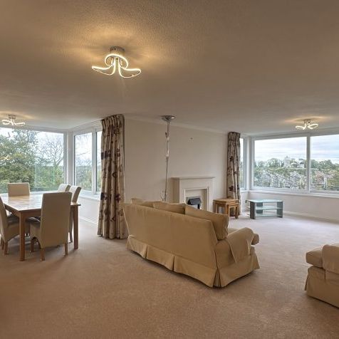 2 Bed Flat - Photo 1