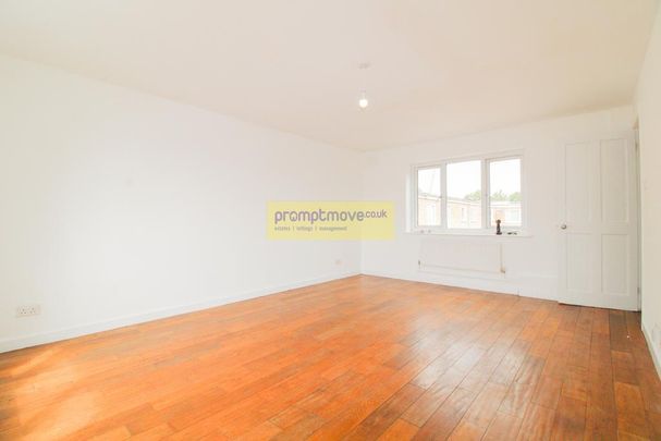 3 bedroom end of terrace house to rent - Photo 1