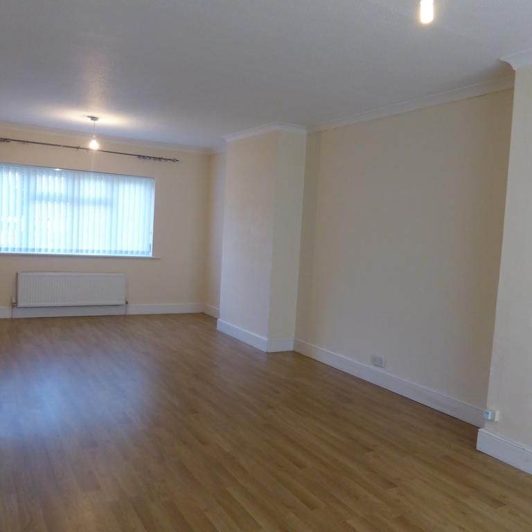3 bedroom semi-detached house to rent - Photo 1