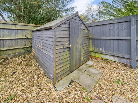 3 bedroom end of terrace house to rent - Photo 3